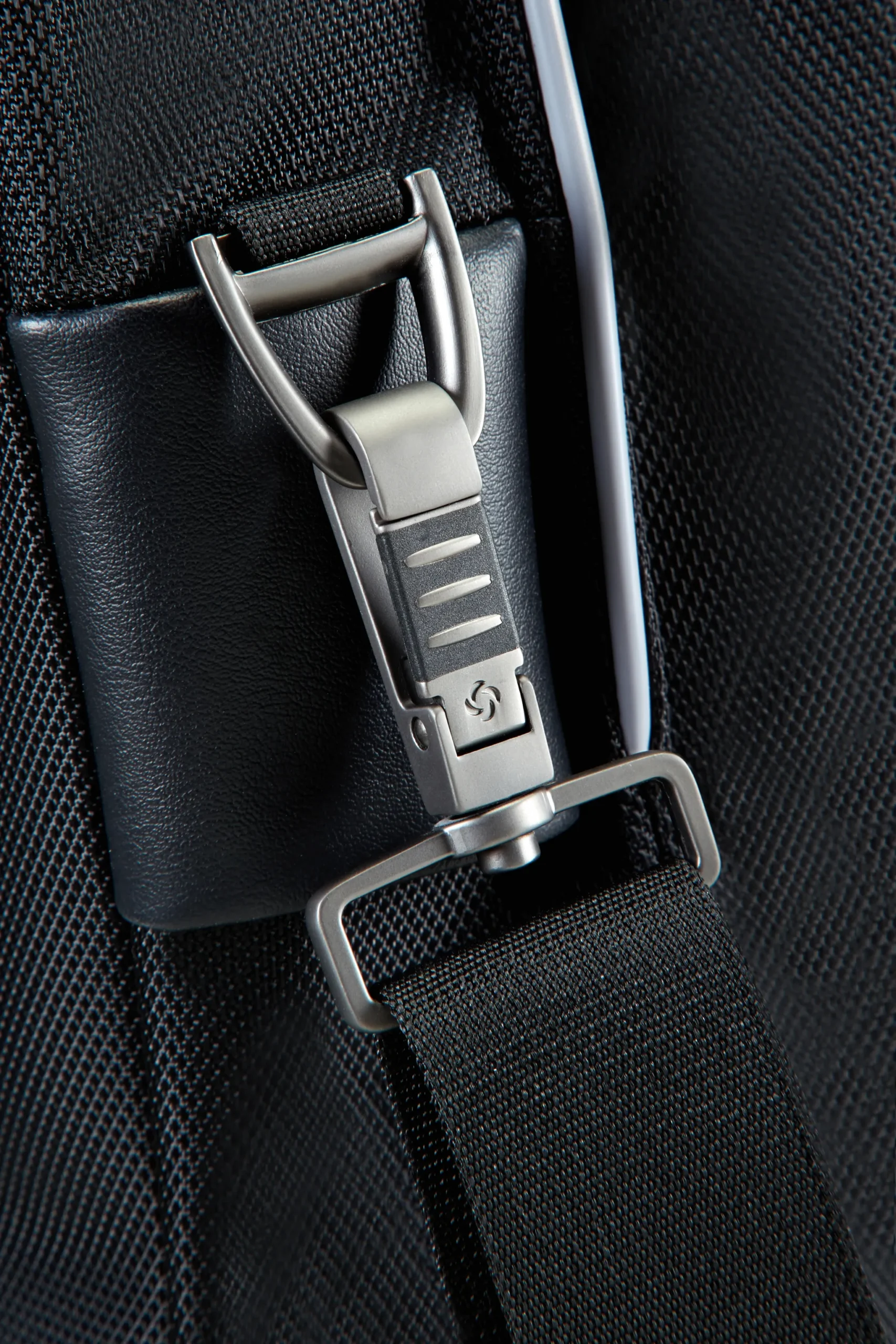 BRIEFCASE_16_1_GUSSET_SHOULDER_STRAP_REMOVABLE