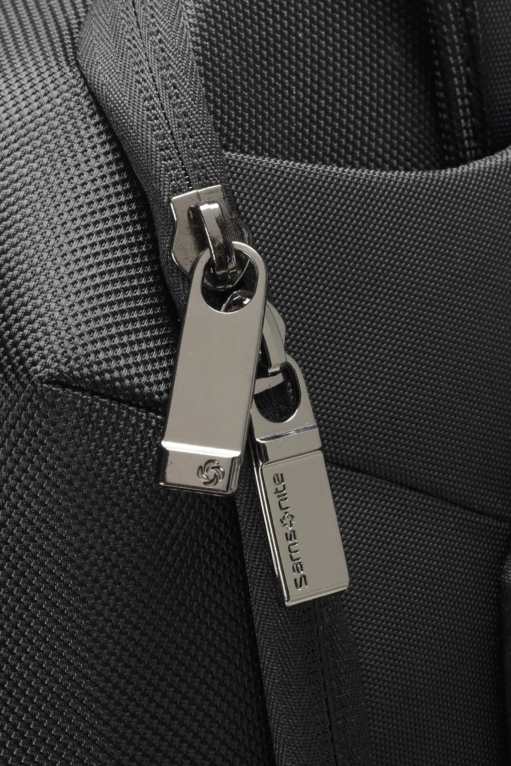 L_ZIPPER_PULLER_4